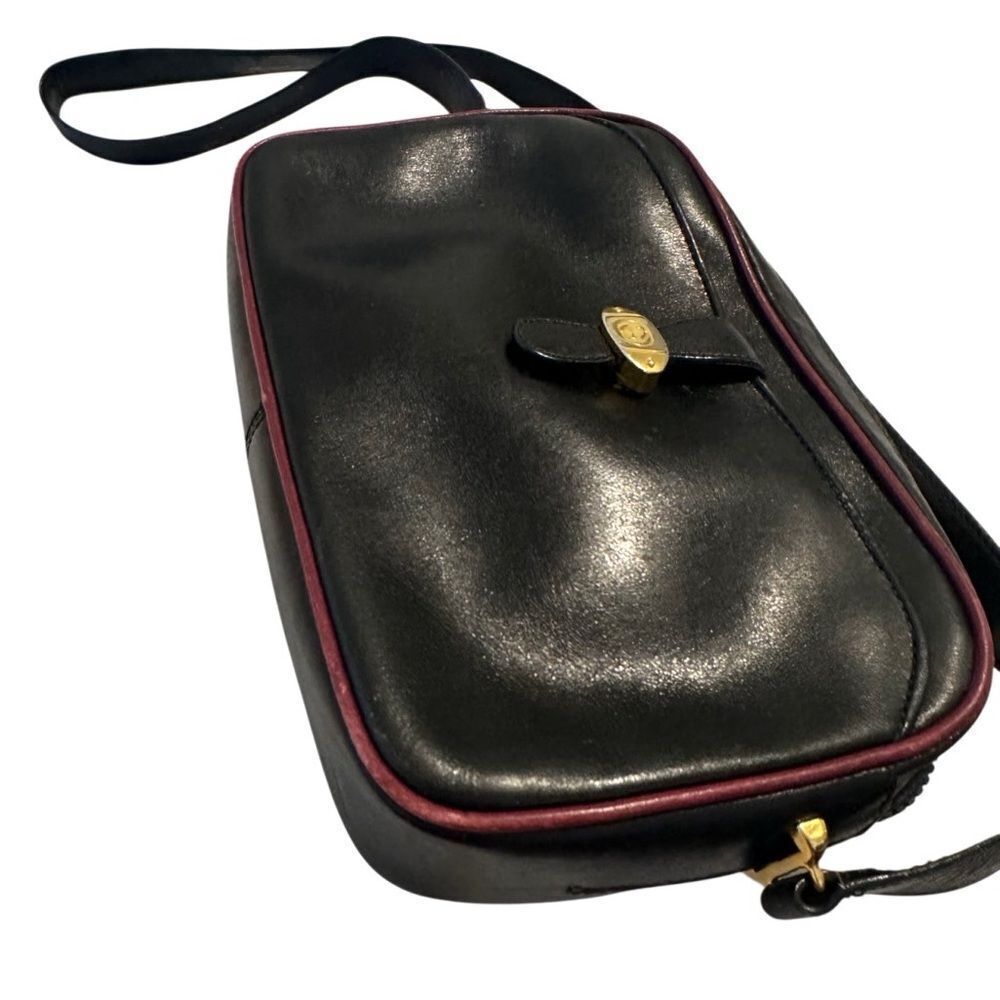 Gucci Black Leather Bag with Gold Logo - Picture 4 of 14